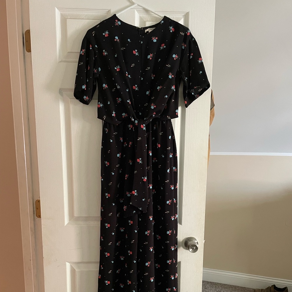 Glamorous jumpsuit with tie front in vintage floral. Size small (4).